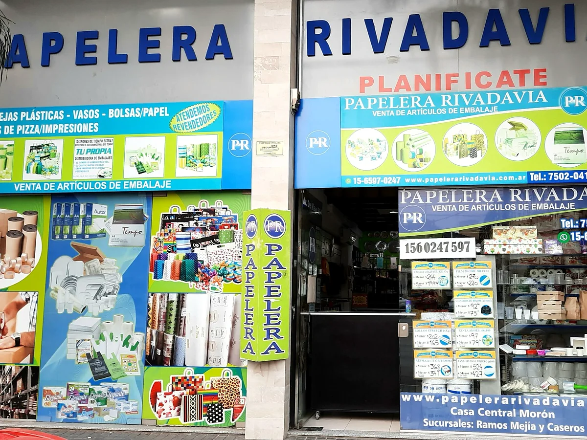 Fachada de Papelera Rivadavia en Ramos Mejía